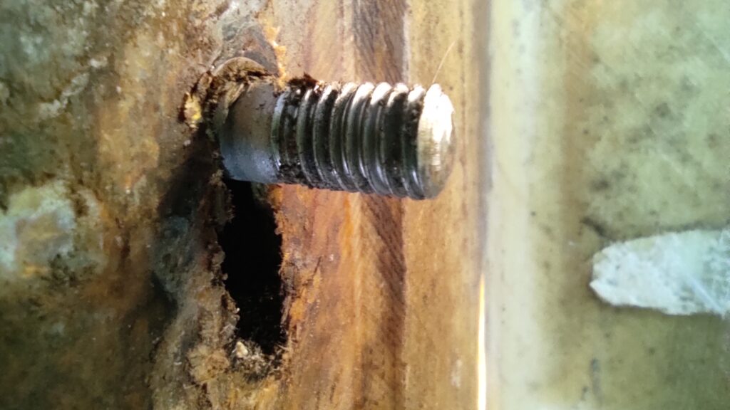 chainplate bolts tearing the timber bulkhead